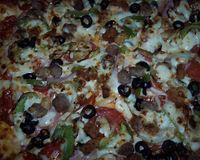 Whats your favorite pizza and whats on it??