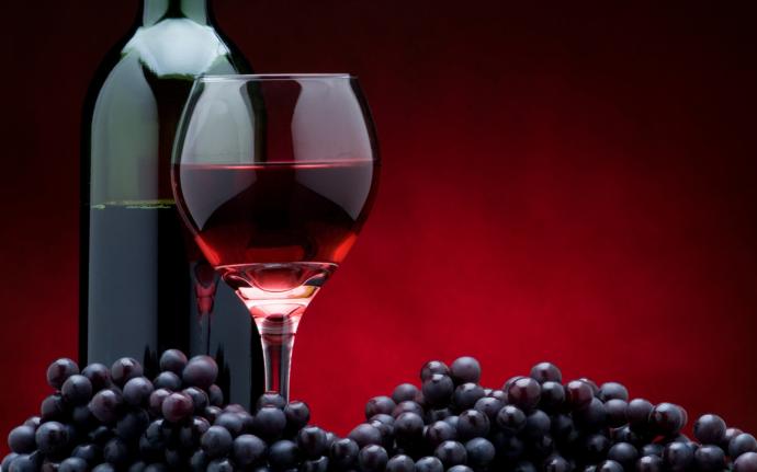 Can drinking a glass of red wine possibly help with a cold?