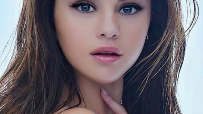 Who has more beautiful face?