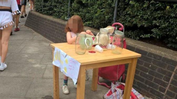 5yr old girl fined £150 for setting up lemonade stand- Fair or not fair?