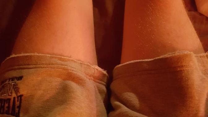 Girls, Girls these Are my legs, can u be completely honest and comment if u have bigger or skinnier thighs than me? I wanna know the size difference?