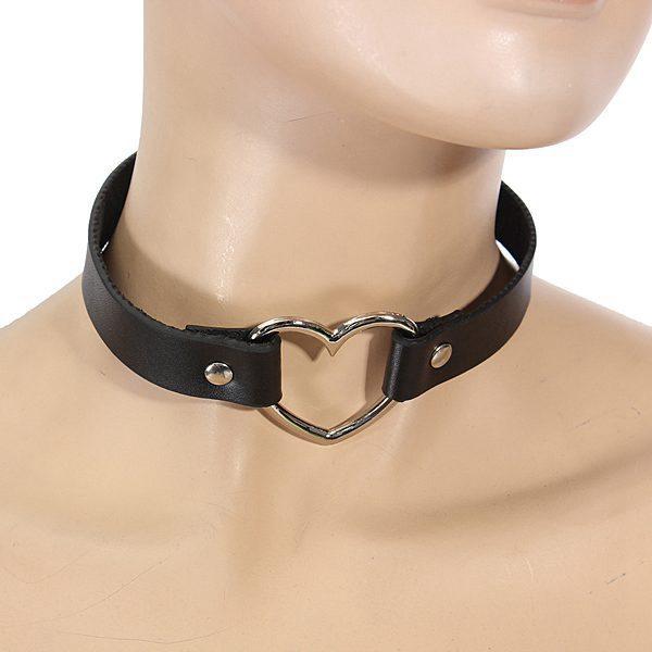 Do you like when girls wear chokers?