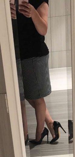 I think she looks freakin hot today! Especially love those near 5