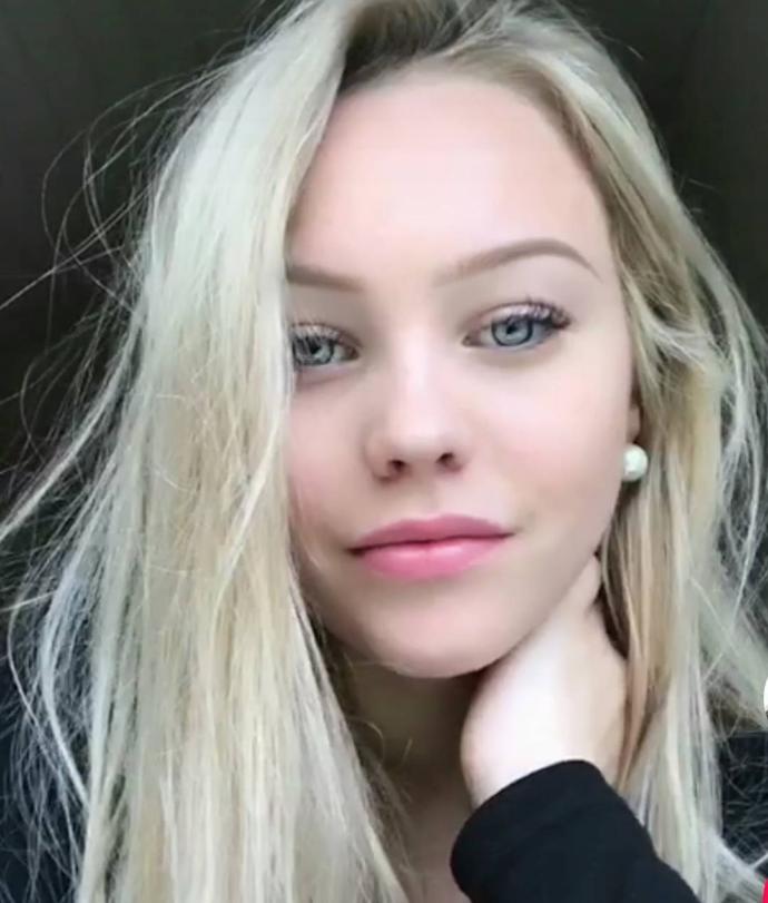Which perfect girl is more gorgeous?