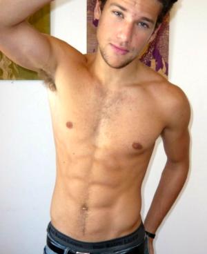 Do girls actually prefer muscular guys? Just slightly fit guys? Average? Or just don't care what size?