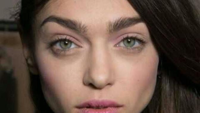 Plucked or natural eyebrows?