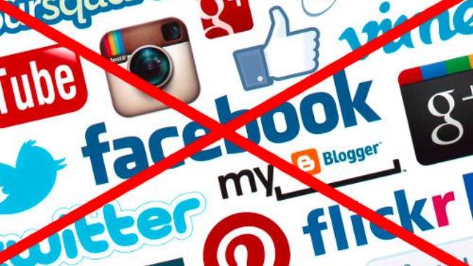 Would you date your boyfriend/girlfriend if (s) he has no social media?