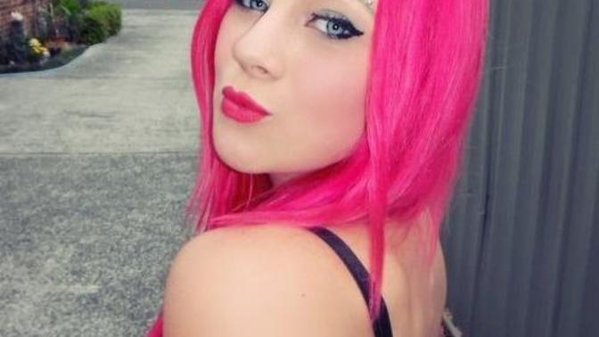 Guys, Would you date a girl with pink hair?