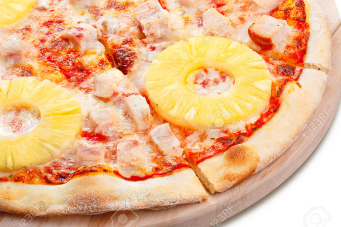 What is the appeal of pineapple on pizza?