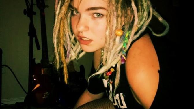 Rate me! Also what do u think my hobbies, age, zodiac sign, hometown, music taste, personality, ect is like based off my appearance?