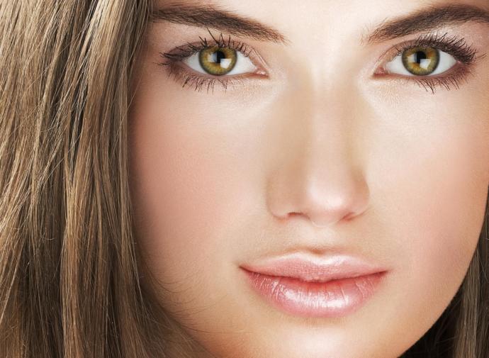 What kind of makeup do you like to see on a woman?