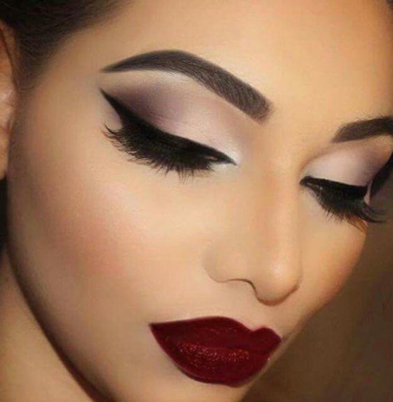What kind of makeup do you like to see on a woman?