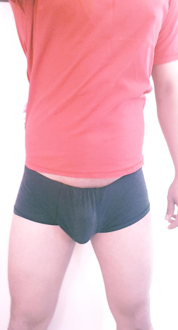 Girls, Rate my body /10. I was always the fat kid then I started playing rugby and exercising everyday, Lady's please rate?