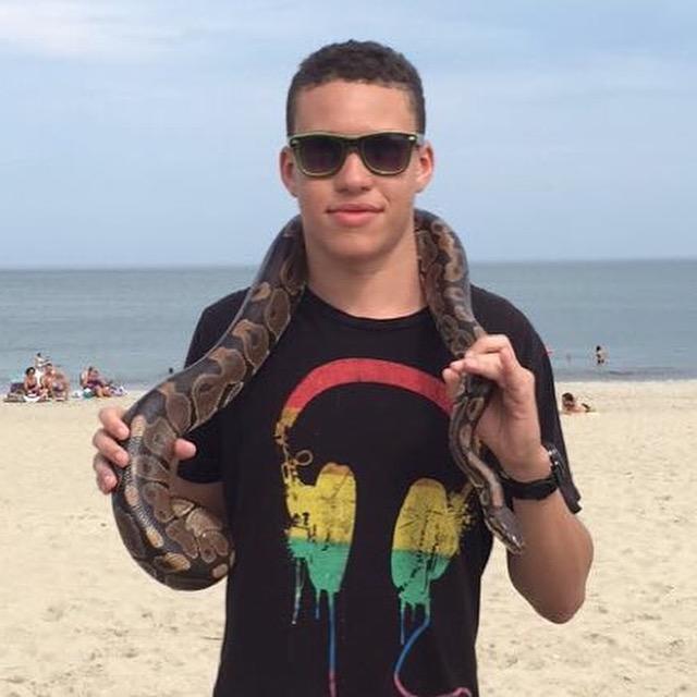 Should I have more confidence… Do I look good? I need your advice please?
