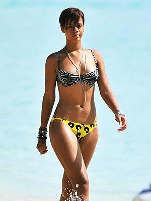 Am I the only one who thinks that boobs are more important than ass when it comes to looking?