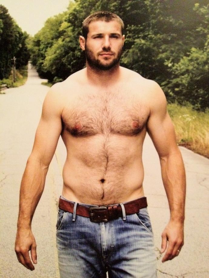 Which of these male body types you prefer the most?