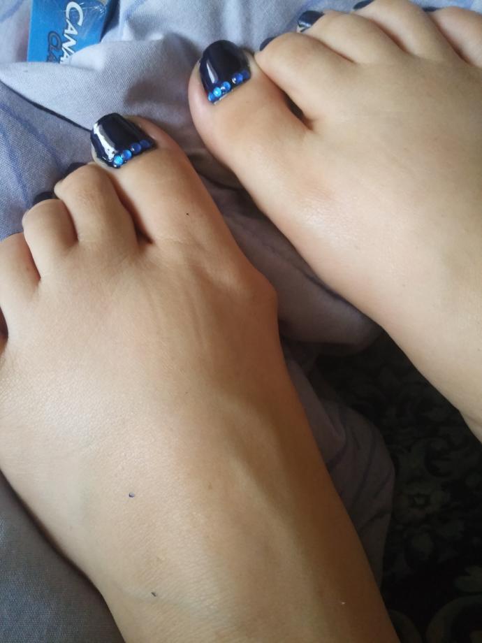 Are the gems on my toenails too much?