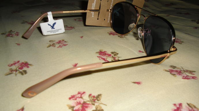 Would people noticed that these are women's aviator sunglasses?