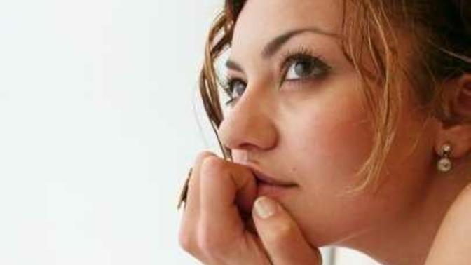 Does the mental absence of a woman obligatory means that she has no interest in a man?