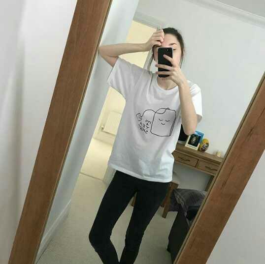 Guys, would you date a girl with a body like this?  Really skinny with no butt, hips or boobs.?