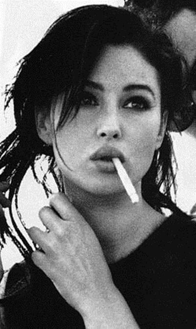 Who is you favorite 90s babe?