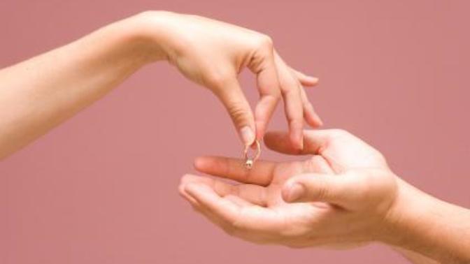 Asking for a gift back after a break up: Unbelievably rude or justified in some situations?