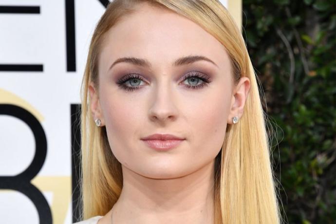 Do you think Sophie Turner is beautiful? How would you rate her from 1 to 10?
