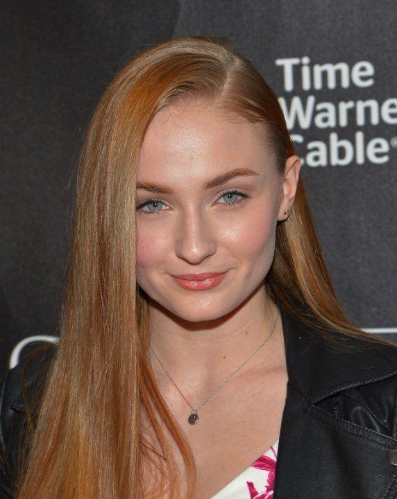 Do you think Sophie Turner is beautiful? How would you rate her from 1 to 10?