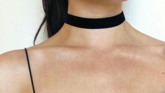 Guys, Choker necklace, yes or no?