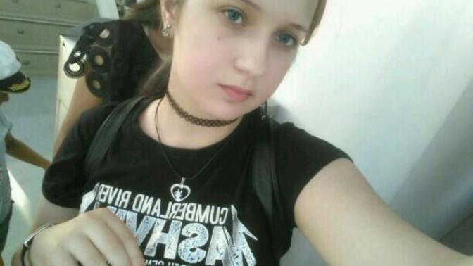 Do I need a tan? Is pale skin really ugly (with picture) ?
