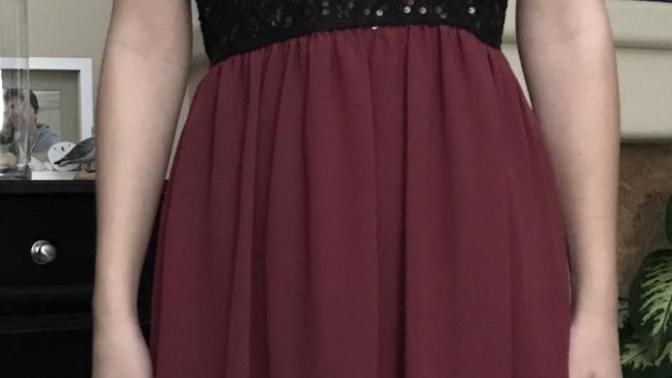 What dress should I wear to go with my boyfriend's family to church on Christmas Eve? 😊?
