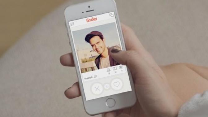 How to start a conversation on Tinder?