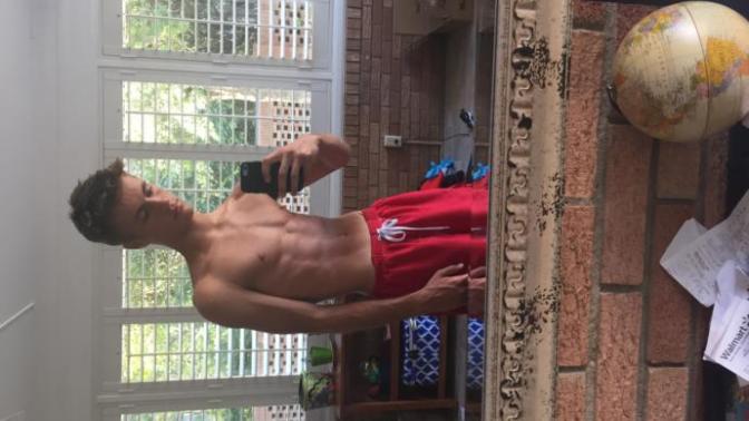 Is it sexy to have a small waist or a bigger waist on guys? Also is it sexy to have muscular legs or skinny legs? - I am bodybuilding?