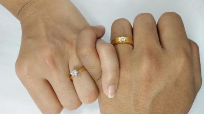 How to hint I want a promise ring without making him feel like he has to?