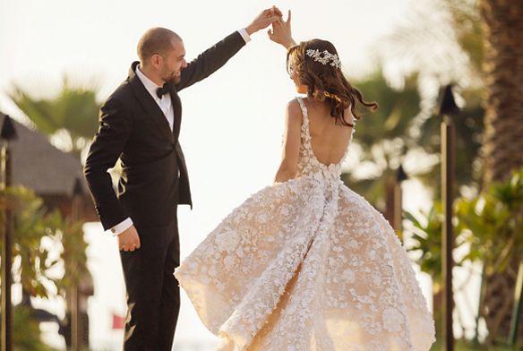 If you couldn't afford your wedding, would you get corporate sponsors to sponsor it?