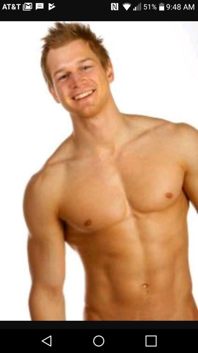 Ladies, hairy chest or waxed/shaved?