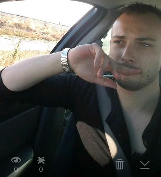 PICTURES: RecedinG Hairline hurts my confidence. Am i over reacting? Im 23?