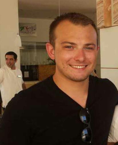PICTURES: RecedinG Hairline hurts my confidence. Am i over reacting? Im 23?