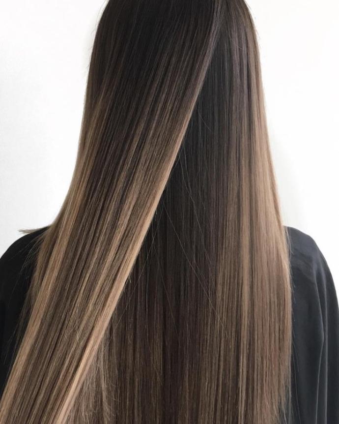 When it come's to a girl's hair, which do you prefer? Straight, wavy, or curly?
