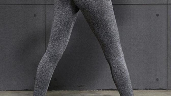 Do guys always look at girl's asses when they're wearing leggings?