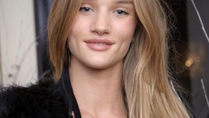 Which shade of blonde should I dye my hair?