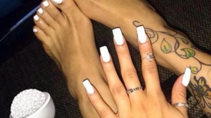 Girls... Any Tips & Tricks On Keeping Feet Baby Soft 😅 & Gorgeous😍 ? Help 😭 ❗️?