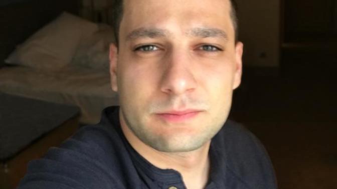 Girls, would you please rate the attractiveness of this guy? As a bonus question, can you guess his nationality and age?