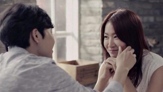 What does it mean if a guy pinches you?