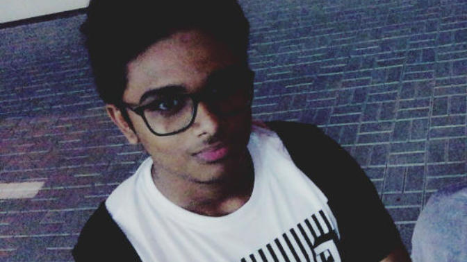 Guys and Girls, PLEASE ANSWER HONESTLY. How do I look? Is there any possibility of this face getting a girl?