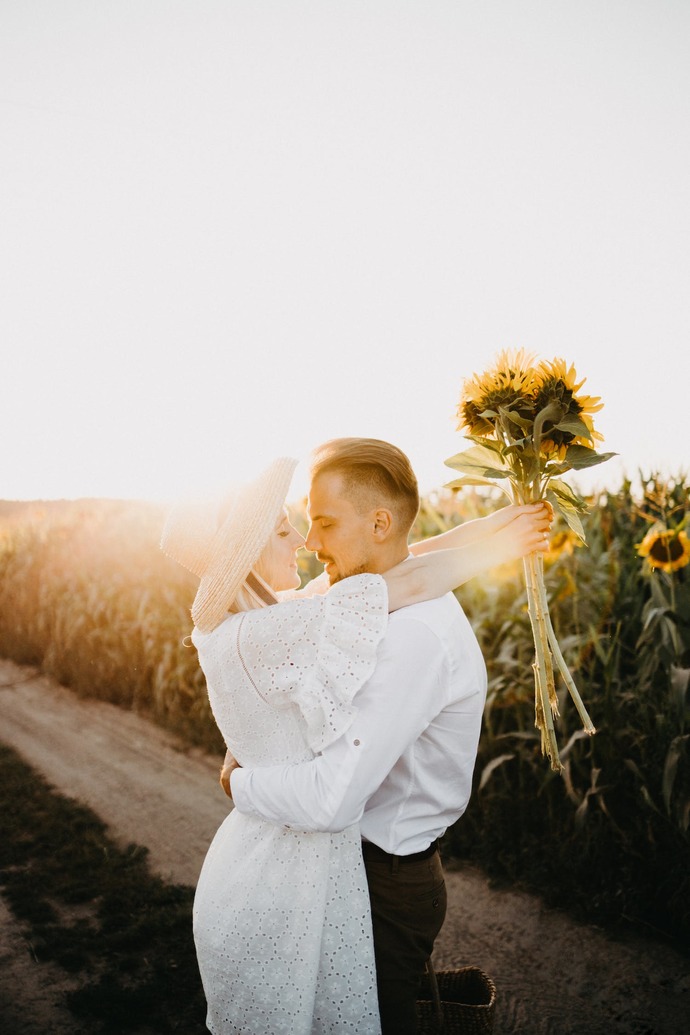 How Long Does It Take for a Guy to Fall in Love?