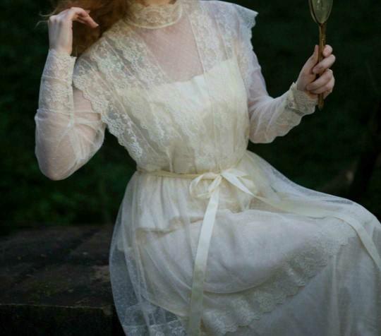 Would you be in favor of vintage gunne sax inspired clothing coming into style??