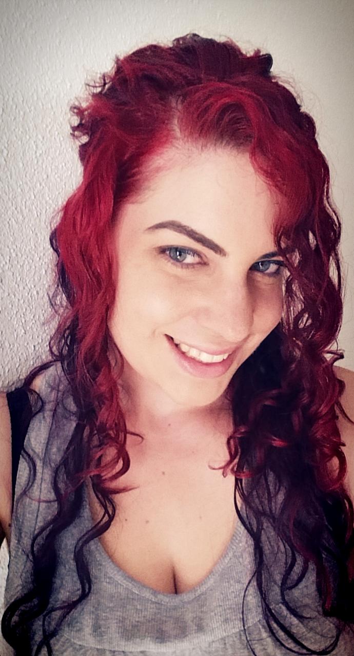 what's looking better on me, curly or straight hair?