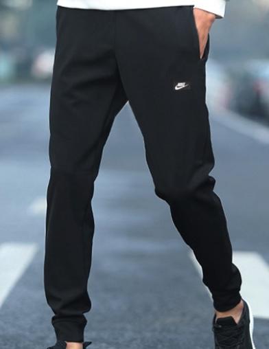 In which running pants you like to see guys wear most?