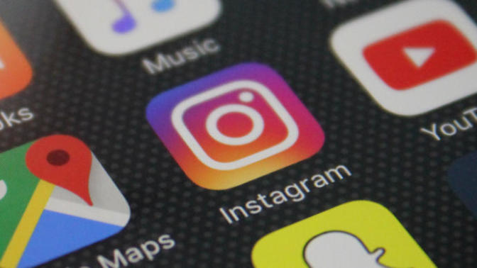 My boyfriend and I stopped following each other on Instagram?